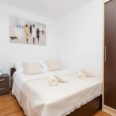 Ante Apartment *